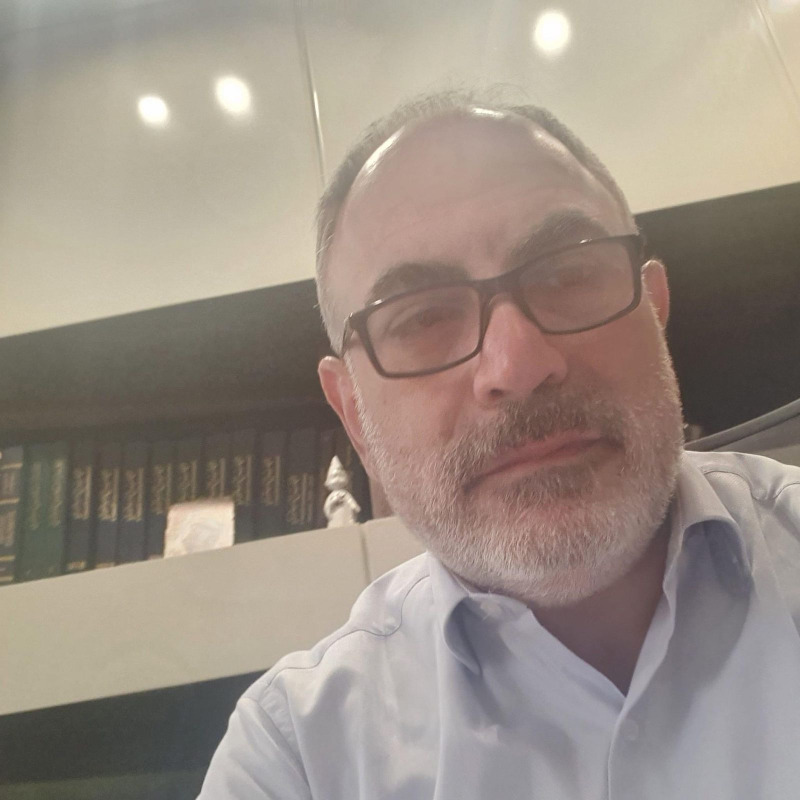 أسود يعلّق على احصاءات الانتخابات البلدية ويُذكّر بكلام ربيع الهبر: تركنا عم نقبض مصاري  ع كل تقريرbusiness