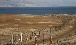 هآرتس عن مسؤولين بوزارة الدفاع الإسرائيلية: مخاوف من تسلل مليشيات من الأردن وسوريا ودخول حزب الله للقتال