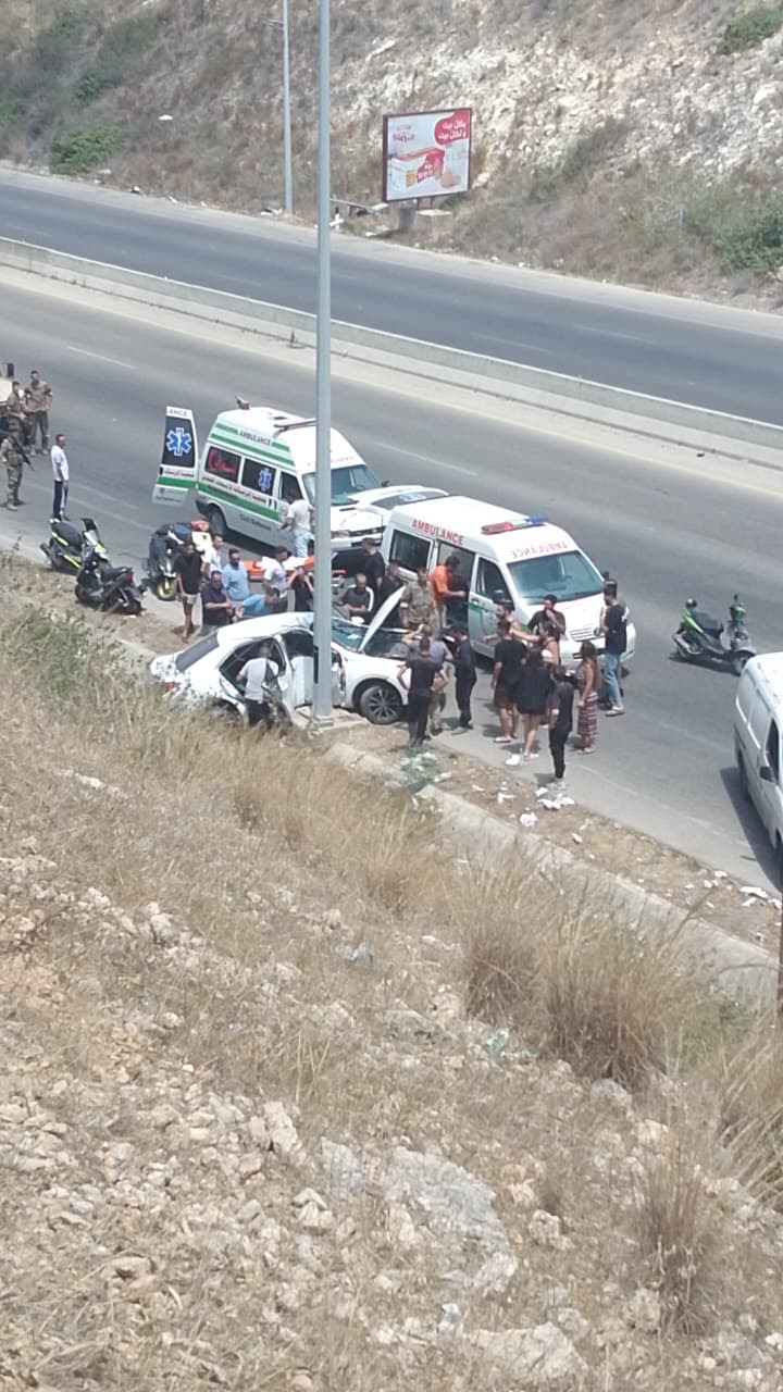 ٤ إصابات في ​حادث سير على مفرق الخرايب نقلوا إلى مستشفى الفقيه