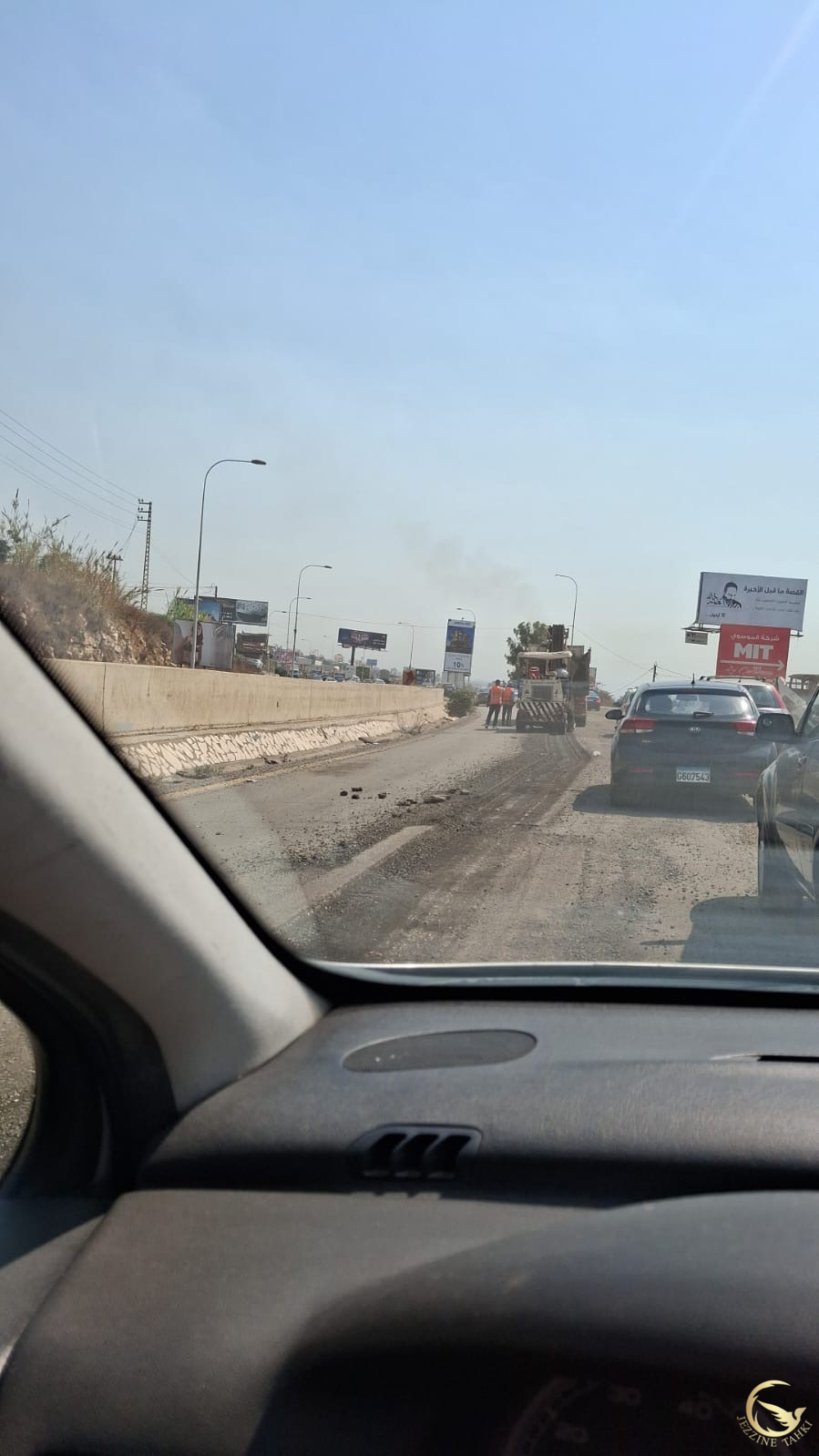 زحمة سير على اوتوستراد بيروت باتجاه الجنوب محلة جدرا فلمَ لم تتأجل أعمال التزفيت ليلة عيد انتقال العذراء؟