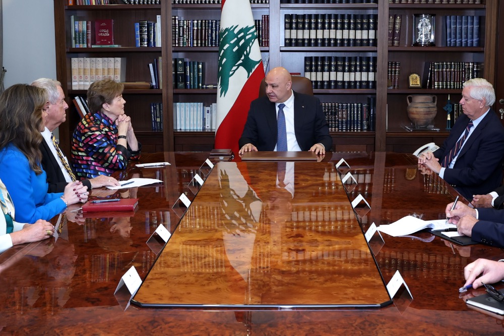 عون يجتمع بأورتاغوس وبراك