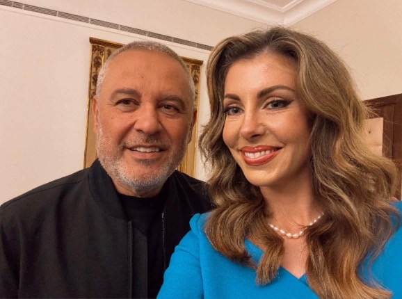 أورتاغوس برفقة إيلي صعب: التقيت بالأسطورة أخيرًا في لبنان