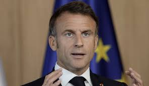 ماكرون: لا أنوي الاستقالة قبل نهاية ولايتي