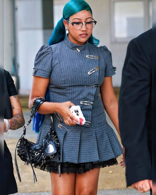 انتقادات تطال كيم كارداشيان بسبب ملابس ابنتها نورث غير المناسبة لعمرها