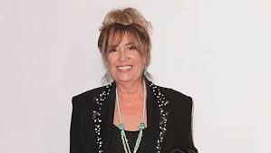 تكريم عالمي لرمز الدراما السورية: منى واصف سفيرة للسلام