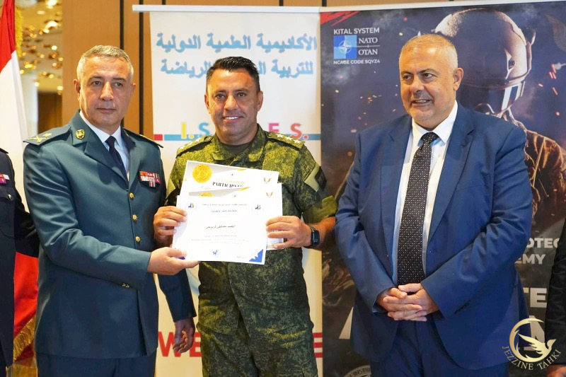 حفل تخرّج لضباط ورتباء من فوج حرس بيروت بعد الدورة التدريبية 