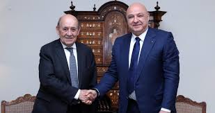 لودريان غادر بعبدا دون أي تصريح