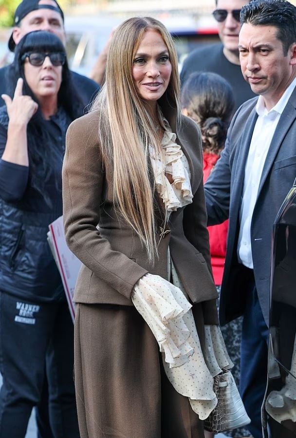 إطلالة ساحرة لجينيفر لوبيز في العرض الخاص لفيلم Kiss of the Spider Woman