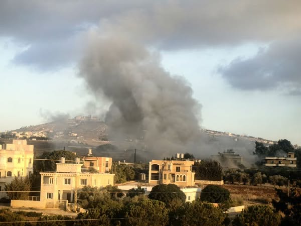 الطيران الحربي الإسرائيلي يشنّ غارة جوية استهدفت منزلا في  بلدة كفرتبنيت