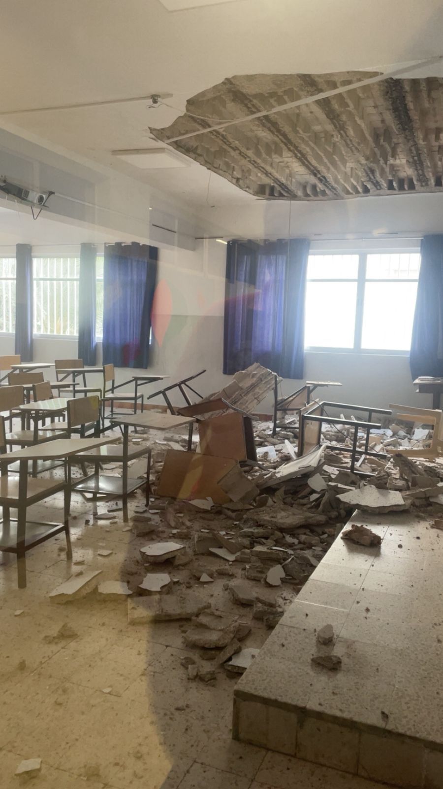 سقوط سقف أحد الصفوف في المدرسة الانجيلية في صيدا قبل وصول الطلاب