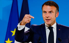 قبل لقائه بزشكيان... ماكرون: إيران إما أن وإلا العقوبات