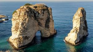 الاعلان انه بعد قليل ستُضاء صخرة الروشة ضمن فعالية إحياء ذكرى استشهاد السيد حسن نصرالله