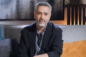 فضل شاكر يسلم نفسه للجيش اللبناني في عين الحلوة