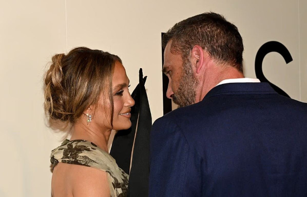 لقاء مفاجئ بين جنيفر لوبيز وبن أفليك يعيد إشعال شائعات العودة