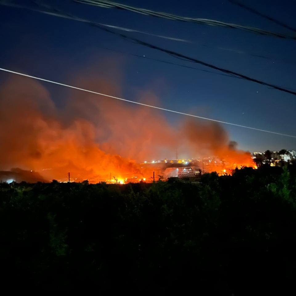 الجيش الإسرائيلي: هاجمنا قبل وقت قصير بنية تحتية لحزب الله حيث تم تخزين معدات هندسية كانت تُستخدم لإعادة تأهيل بنى تحتية في جنوب لبنان