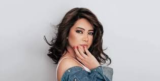 تأجيل محاكمة شيرين عبد الوهاب في قضية السبّ والقذف إلى موعد غير محدد