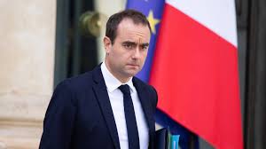 حكومة فرنسية جديدة برئاسة لوكورنو