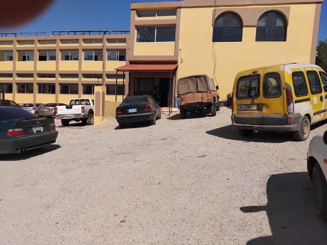 رش المخدر في الصف وتسبب بإغماء رفاقه… عيترون