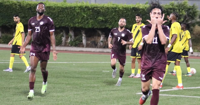 رباعية نظيفة للنجمة في مرمى العهد انفرد بها بصدارة الدوري