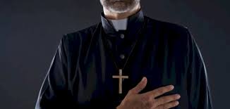 اداي "حق القداس يا محترم؟"...بركي بستأجرلو شاليه فوق (أبونا بطرس عاقوري)