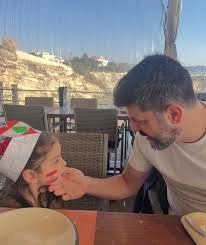 #طوني_عيسى مع المشاهير ب #عيد_الإستقلال: منحبك يا #لبنان