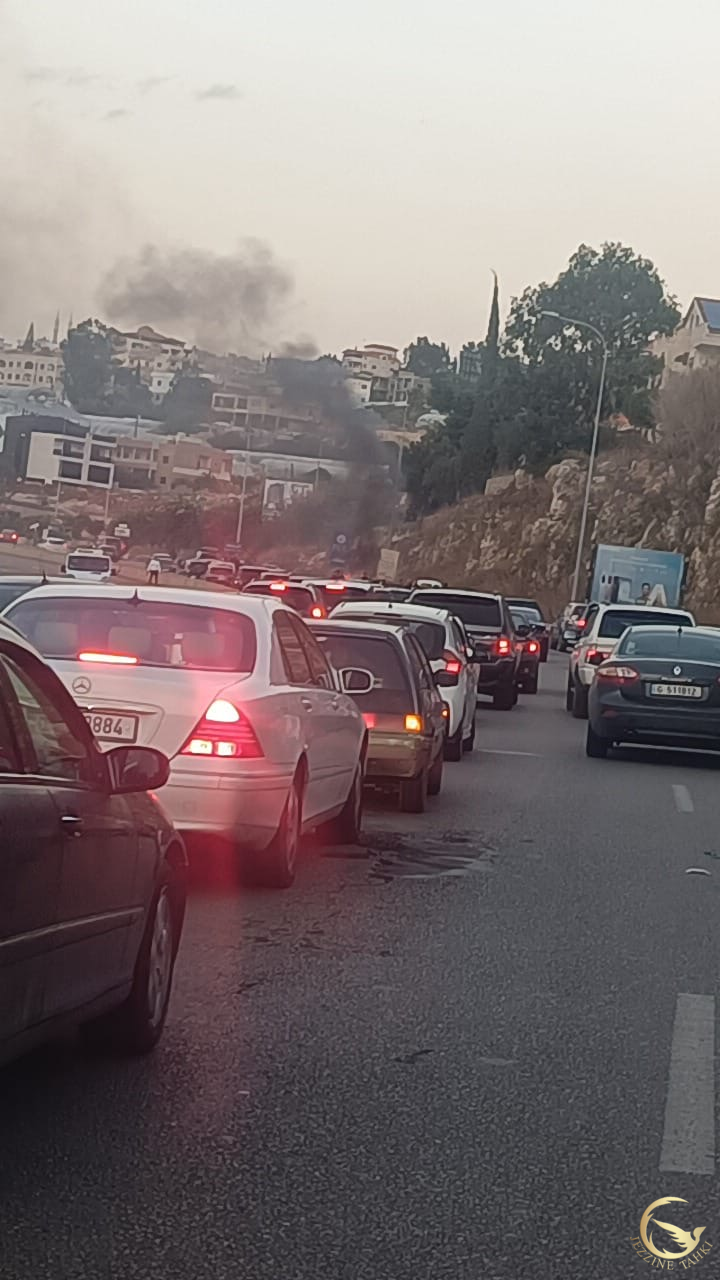 جزين تحكي: اندلاع حريق في سيارة على أوتوستراد صيدا باتجاه بيروت محلة الرميلة