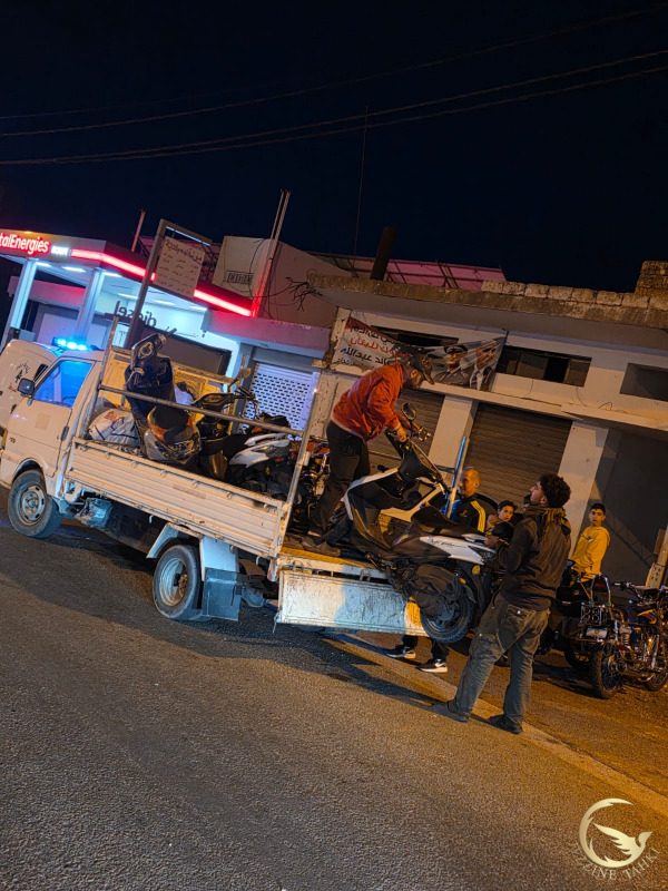 أوقفنا عددا من الدراجات النارية المخالفة بحوزة بعض السائقين السكاكين... رئيس بلدية روم جوني حداد لـ 