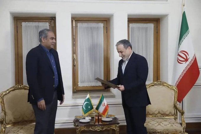 رسالة من باكستان إلى خامنئي