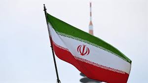 إيران: استهدفنا مواقع في الكويت وقطر والبحرين بالمسيرات ردا على ضربات أميركية