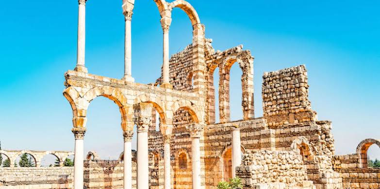 طقس نهاية الاسبوع غائم جزئيا والحرارة تعود الى معدلاتها الموسمية مع انخفاض بنسبة الرطوبة