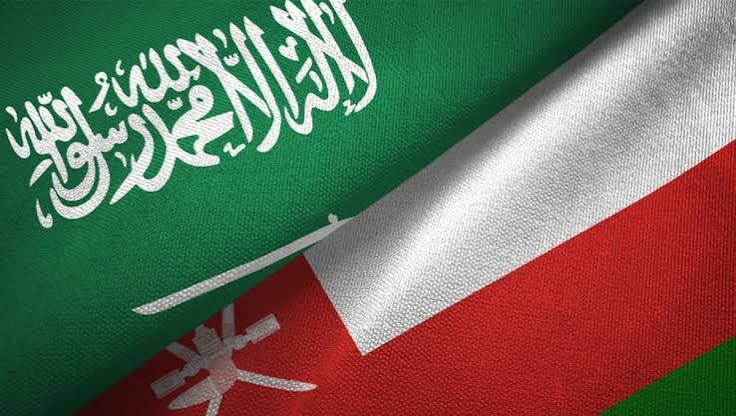 الخارجية السعودية: الوزير فيصل بن فرحان بحث مع نظيره العماني ضمان حرية وسلامة الملاحة في مضيق هرمز