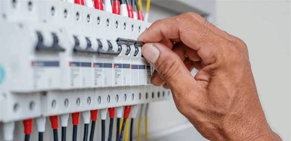 استدعاء أصحاب مولدات في صور خالفوا التسعيرة والزامهم بإرجاع المبالغ غير المستحقة فورا إلى المشتركين