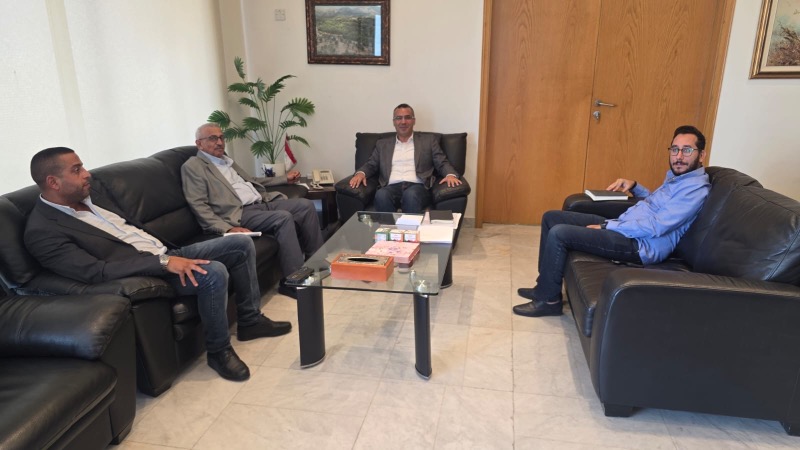 وزير الزراعة الدكتور نزار هاني يبحث مع النائب أسامة سعد تطبيق قانون الصيد البحري ويؤكد حماية حقوق الصيادين وتعزيز استدامة القطاع