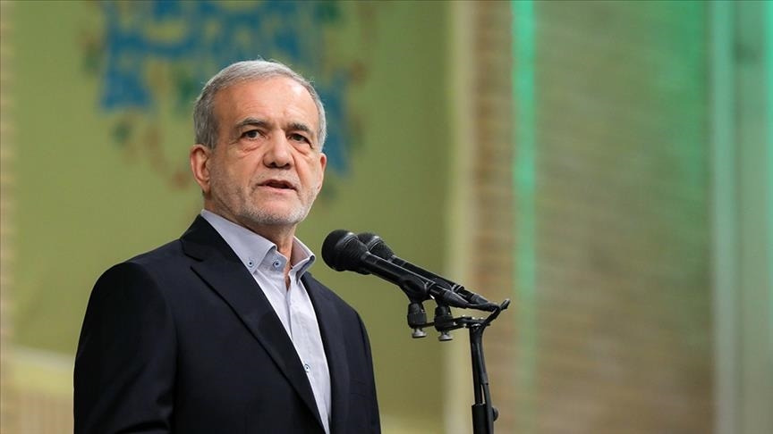 الرئيس الإيراني: العدو يمارس الضغوط على بلادنا لدفع مواطنينا للاحتجاج