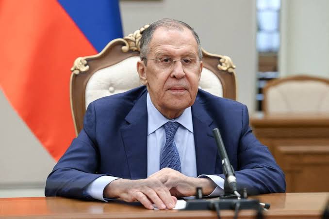الخارجية الإيرانية: وزير الخارجية الروسي سيرغي لافروف يزور طهران يوم غد الإثنين