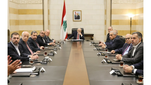 رئيس الحكومة استقبل وفداً من لقاء النواب السنّة عبدالله: المجلس الدستوري حاول تعكير ما أنجزناه لكنه لم يوفّق ريفي: التفسيرات السلبية خلقت أجواءً سلبية لن تكون موضع تنفيذ