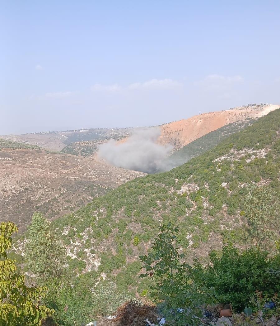 نجاة مواطنين كانوا يقومون بقطاف الزيتون في وادي الحجير من غارة معادية
