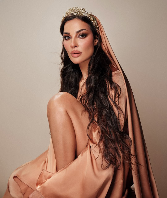 نادين نجيم قبل وبعد مستحضرات التجميل الخاصة بها