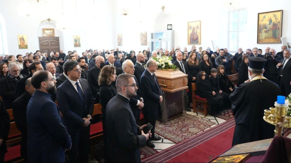 السيدة فيروز ودعت نجلها الاصغر هلي في مأتم حاشد في المحيدثة - بكفيا