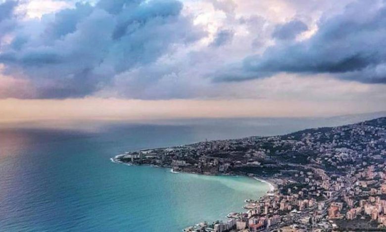 طقس نهاية الاسبوع متقلب مع درجات حرارة فوق معدلاتها الموسمية