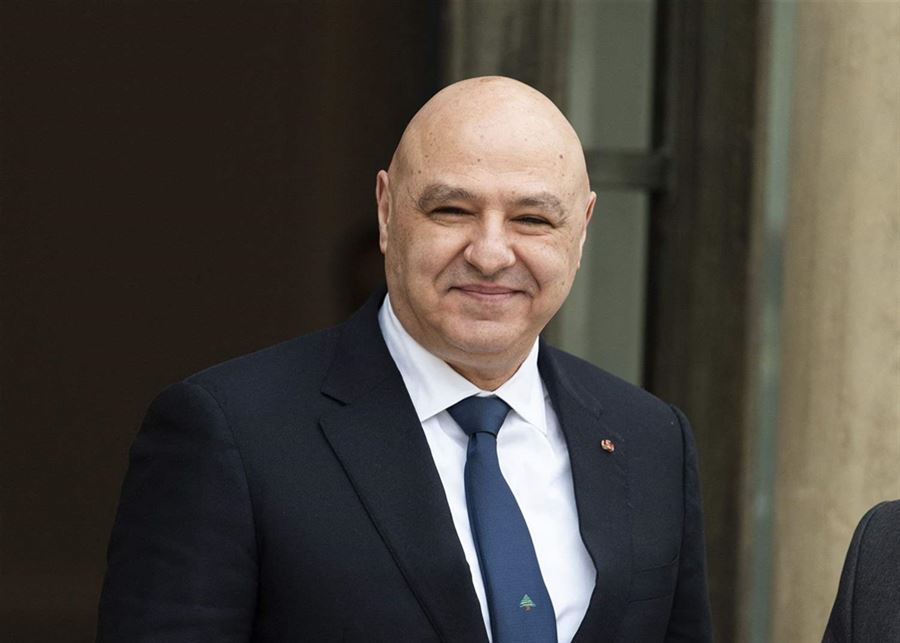 عاد الرئيس عون إلى بيروت بعد زيارة رسمية إلى إسبانيا، التقى خلالها العاهل الإسباني ورئيس الحكومة وشهد توقيع ثلاث اتفاقيات.