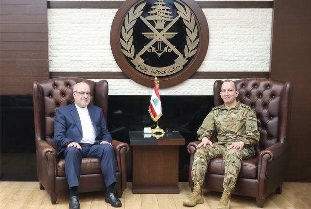 قائد الجيش عرض الاوضاع مع بلاسخارت والتقى السفير الايراني