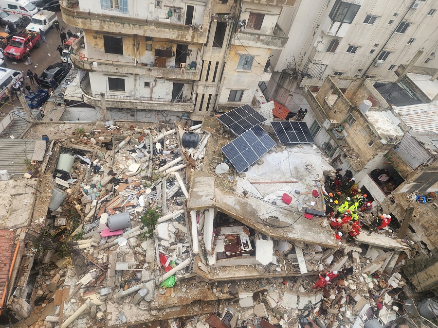 10 عائلات تخلي مبنى متصدعا في البداوي