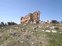 استهداف #سيارة في #مجدل_عنجر بالقرب من المصنع