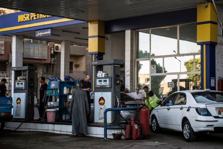 الحكومة تقر زيادة على البنزين ورفع الـ TVA وسط تحفظ وزيري العمل والصحة