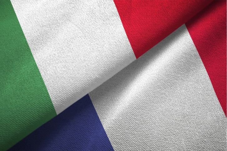 تصاعد الأزمة بين فرنسا وإيطاليا: القمة تؤجل إلى حزيران