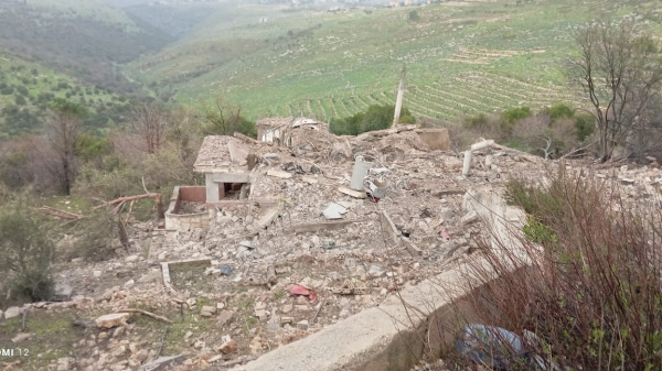 العدو فجّر منزلين في حولا وعيتا الشعب ليلا