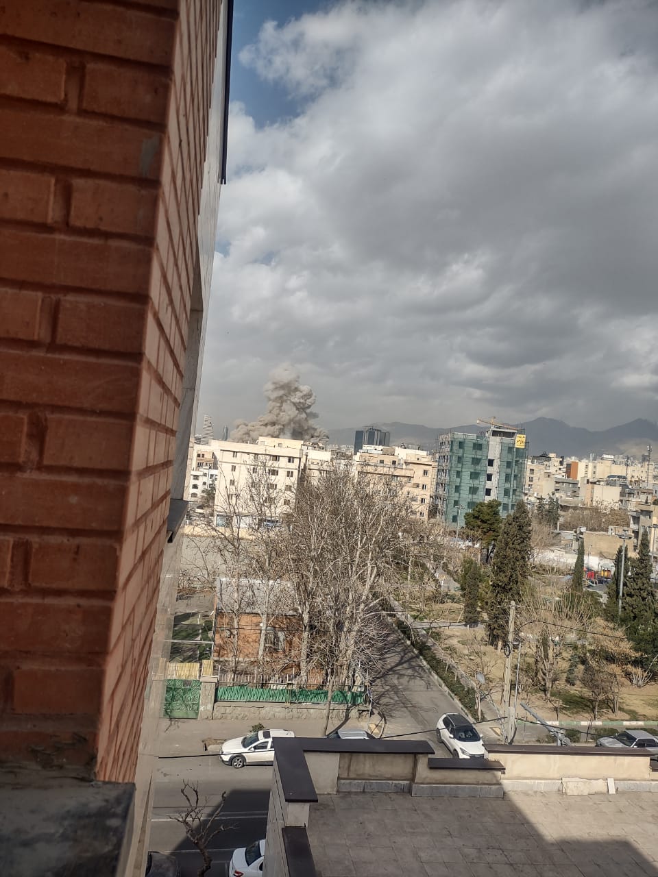 غارات جديدة على طهران بعدما تم التداول باستهداف مبنى الرئاسة