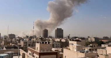 القناة 12 الإسرائيلية: الافتراض في إسرائيل أن خامنئي قُتل وسلاح الجو نفذ ٣٠ غارة على المكان الذي تواجد فيه