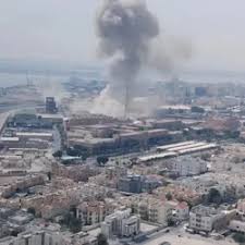 سماع دوي انفجارات بالقرب من قاعدة 